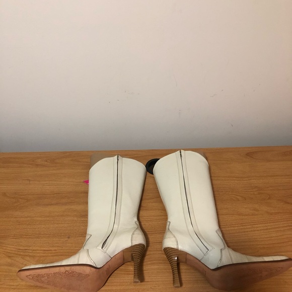 New Los Altos Boots Eel Boots, Bone, Size 8 - Picture 4 of 9
